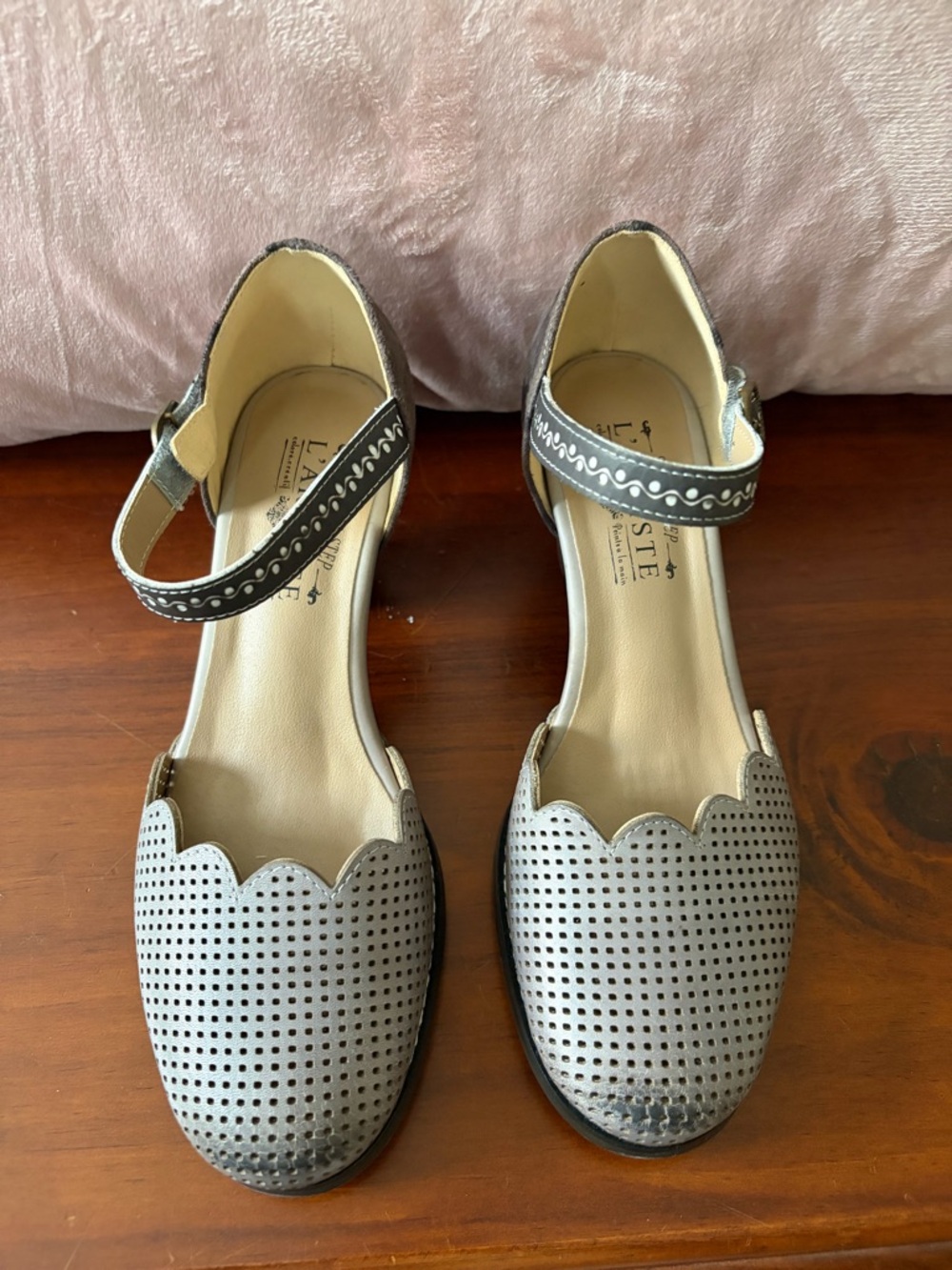 Never Worn!! Ombre Gray/Brown Scallop Toe Ankle Strap Heels - Picture 2 of 5